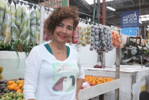 Arlene Carballo en la Plaza de Mercado Trinidad Galán