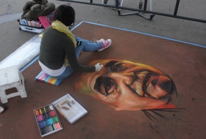 Artista mexicana pinta a Gabo