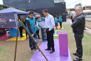 El periodista Juan Roberto Vargas, director de noticias Caracol y Víctor Manuel Rodríguez director de la Dirección de Cultura Ciudadana, participaron en #SextoSentido