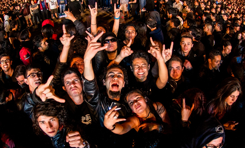 Personas en un concierto de rock