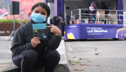 Bogotá - Niño con libro